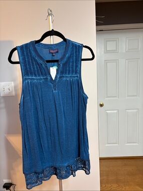 Teal Sleeveless Pintuck Camisole with Lace Hem